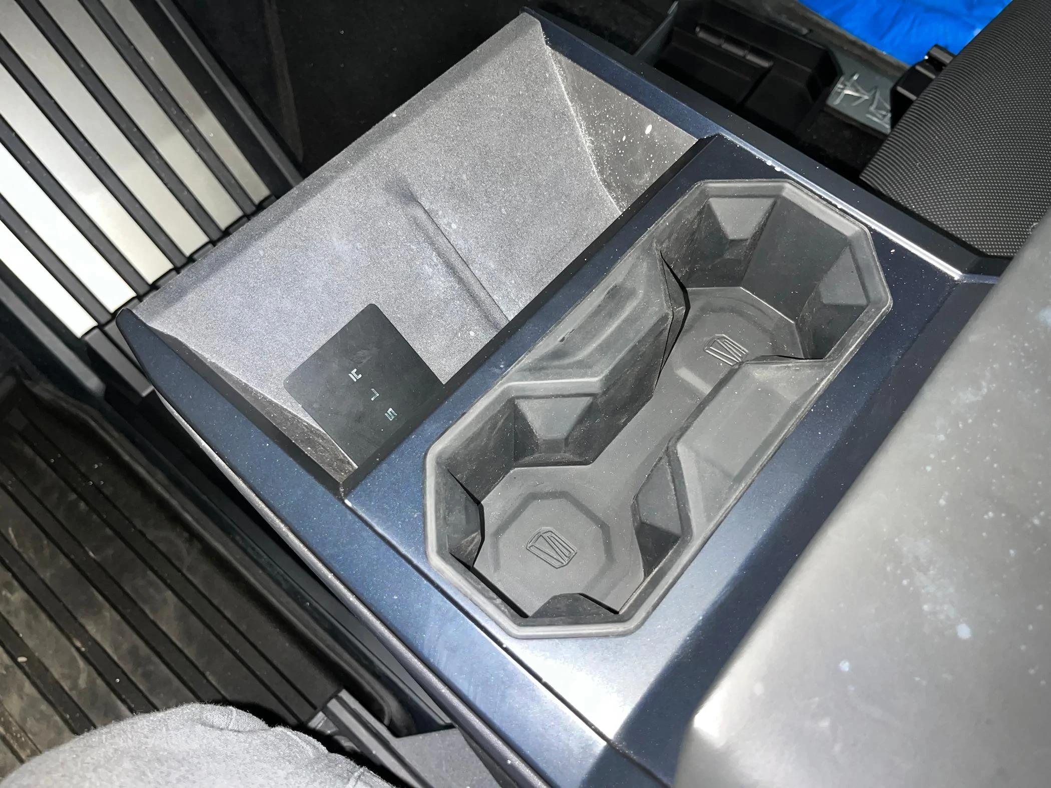 2027 Ram Dakota Pickup ELECFRESH | Product Testing | Cybertruck Wireless Charging Area and Cup Holder Anti-dirty Solution IMG_1622