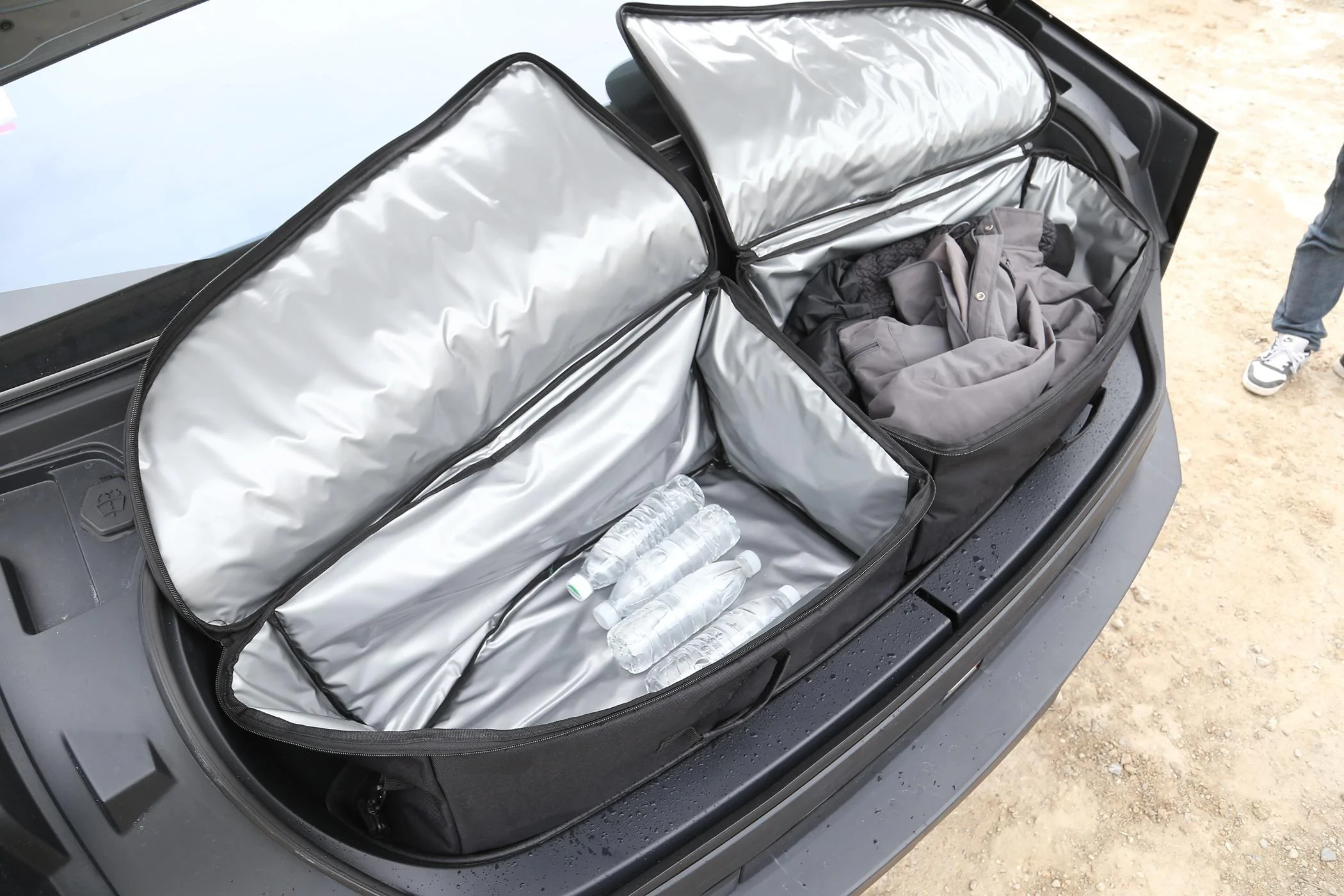 2027 Ram Dakota Pickup ELECFRESH | Product Testing | The Cybertruck Trunk & Under Rear Trunk Thermal Insulation Bag Solutions IMG_5064