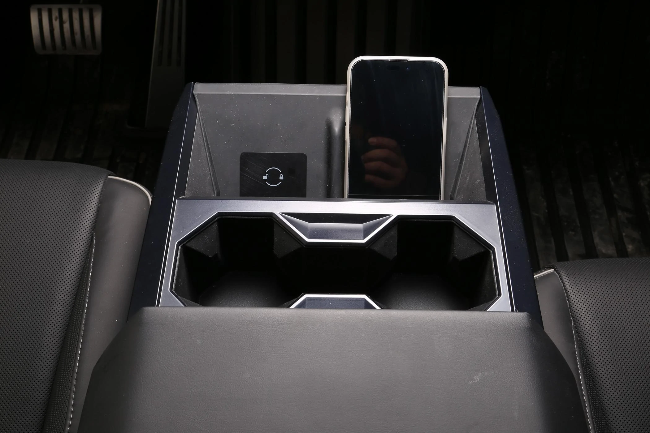 2027 Ram Dakota Pickup ELECFRESH | Product Testing | Cybertruck Wireless Charging Area and Cup Holder Anti-dirty Solution IMG_6353