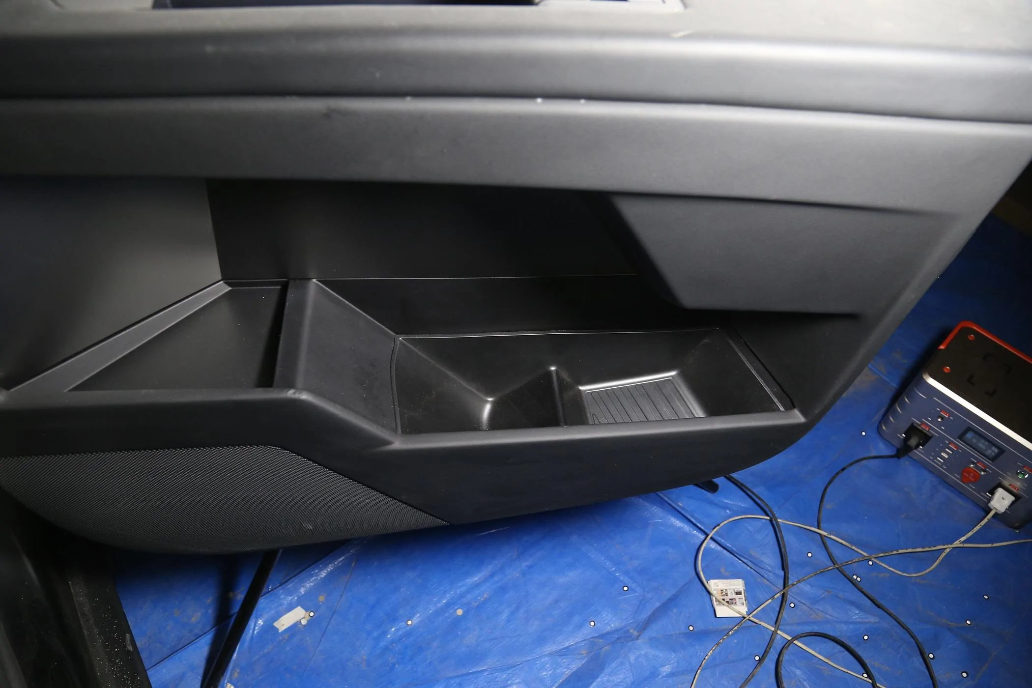 2027 Ram Dakota Pickup ELECFRESH | Product Testing | The Cybertruck Car Door Side Storage Box Solution IMG_6491